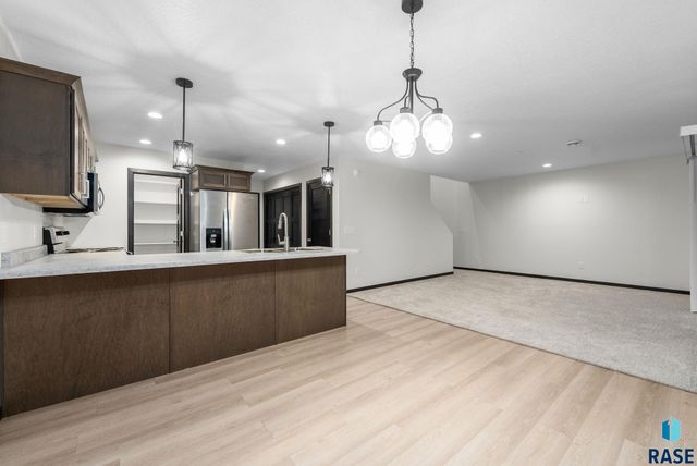 5507 W Liberator Cir Circle, Sioux Falls, SD 57107