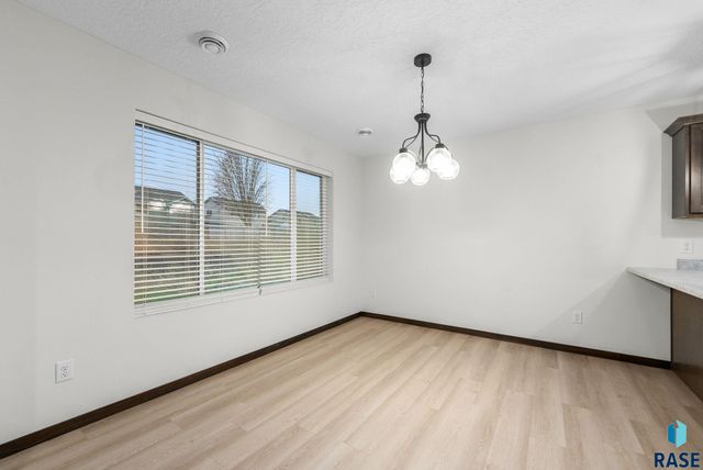 5507 W Liberator Cir Circle, Sioux Falls, SD 57107