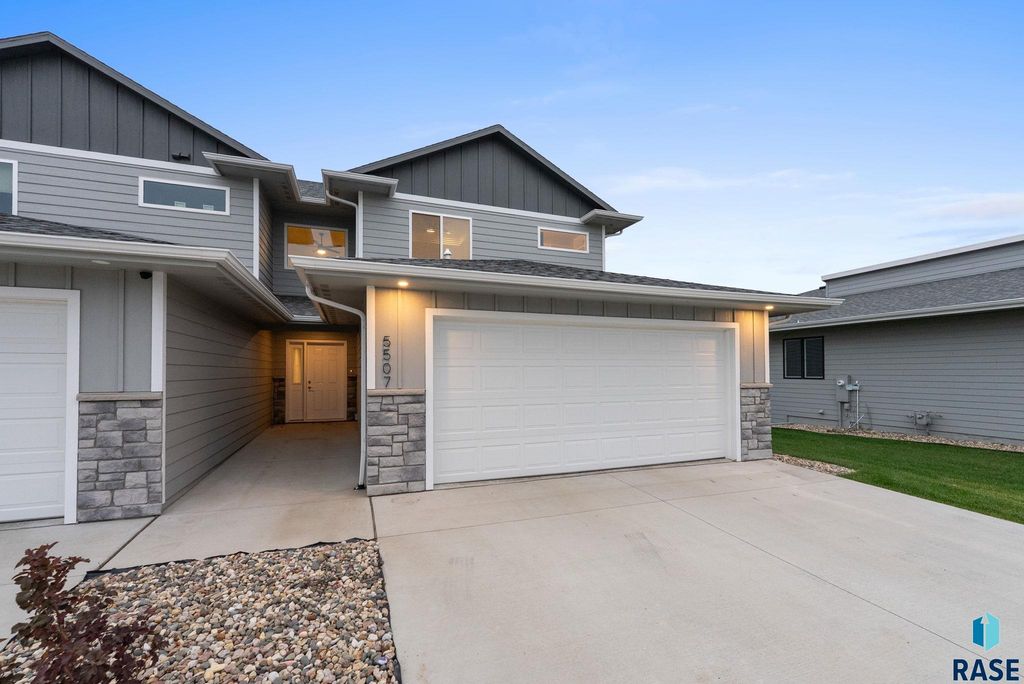5507 W Liberator Cir Circle, Sioux Falls, SD 57107
