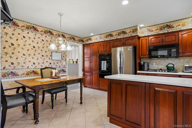651 Andover Road, Valley Cottage, NY 10989