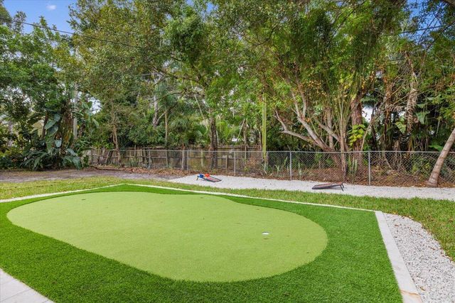 1835 24th Avenue, Vero Beach, FL 32960