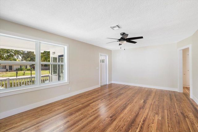 1835 24th Avenue, Vero Beach, FL 32960