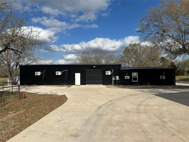7399 County Road 215, Anderson, TX 77830