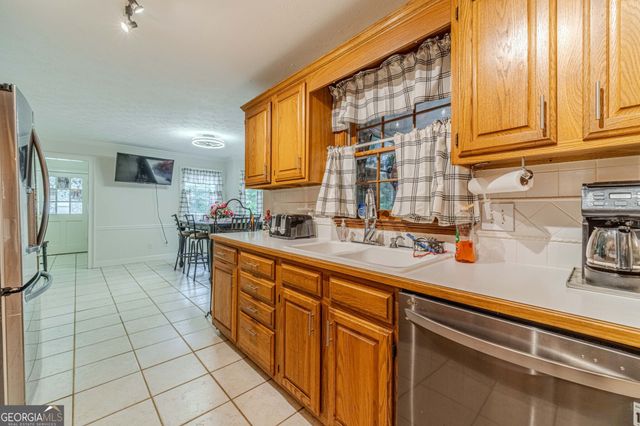 3316 Classic Drive, Snellville, GA 30078