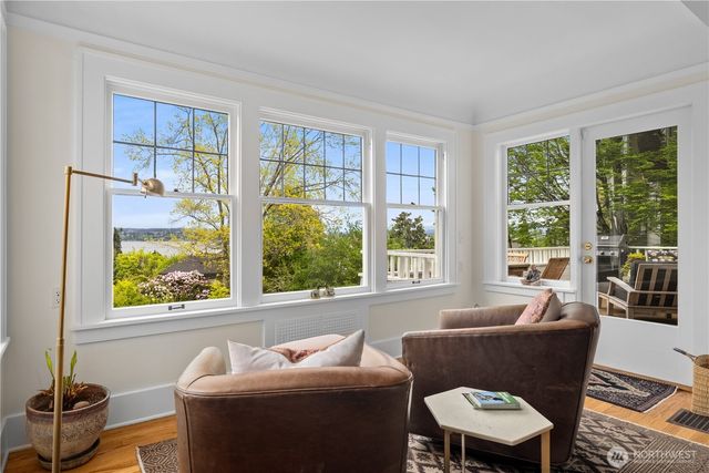 246 Dorffel Drive E, Seattle, WA 98112
