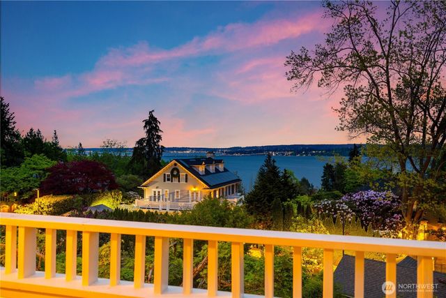 246 Dorffel Drive E, Seattle, WA 98112