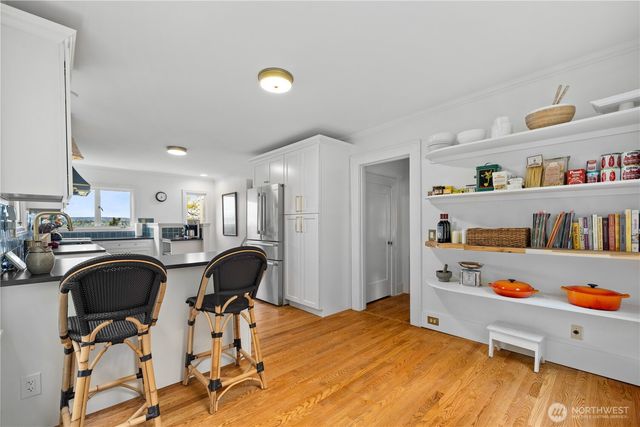 246 Dorffel Drive E, Seattle, WA 98112