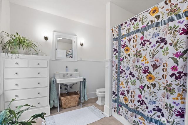 246 Dorffel Drive E, Seattle, WA 98112