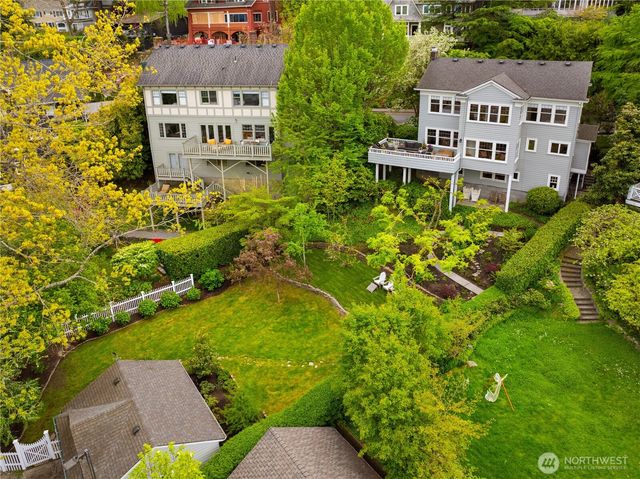 246 Dorffel Drive E, Seattle, WA 98112