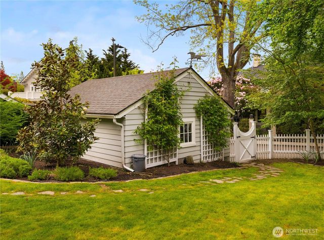 246 Dorffel Drive E, Seattle, WA 98112