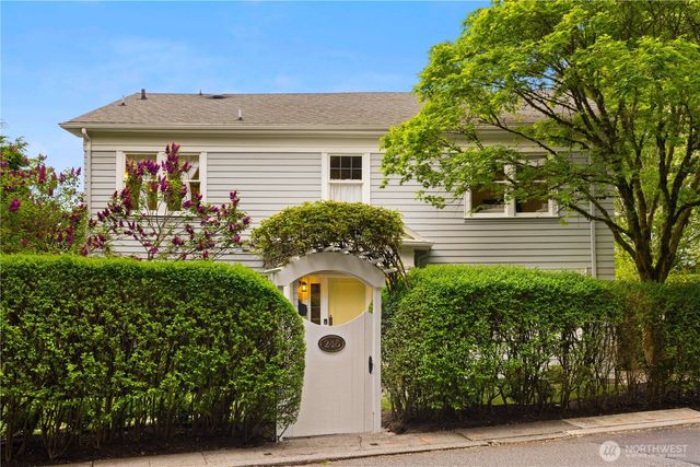 246 Dorffel Drive E, Seattle, WA 98112