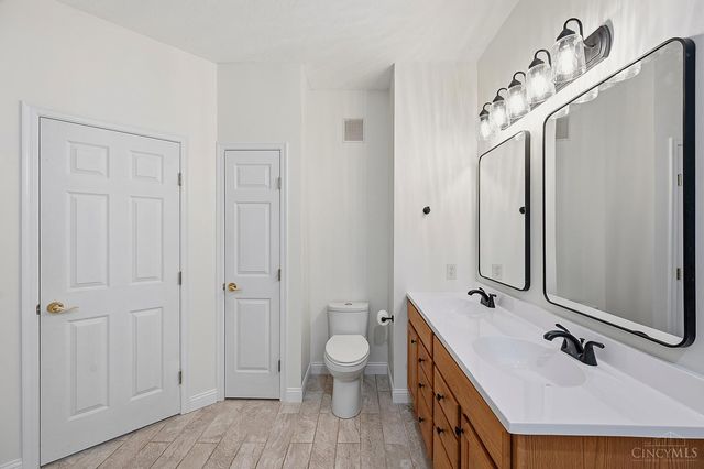 6183 Pondside Drive, Hamilton Twp, OH 45039