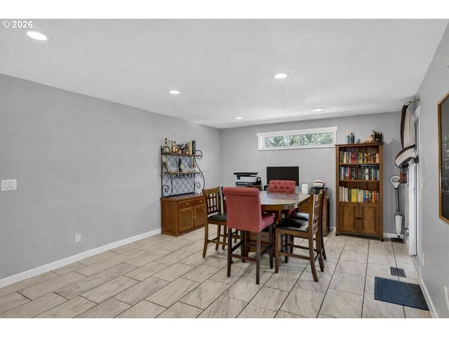 4177 Se 12TH St, Gresham, OR 97080