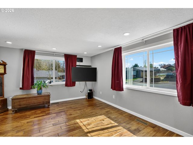 4177 Se 12TH St, Gresham, OR 97080