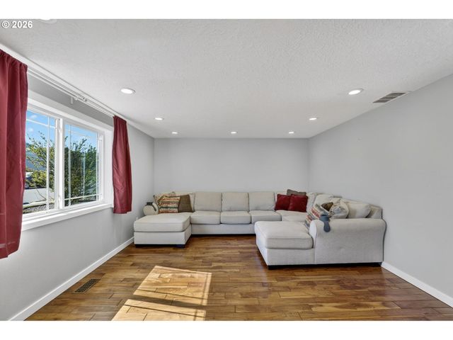 4177 Se 12TH St, Gresham, OR 97080