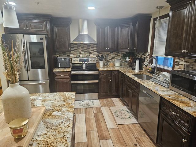 33 Hemlock Ter, Randolph, MA 02368