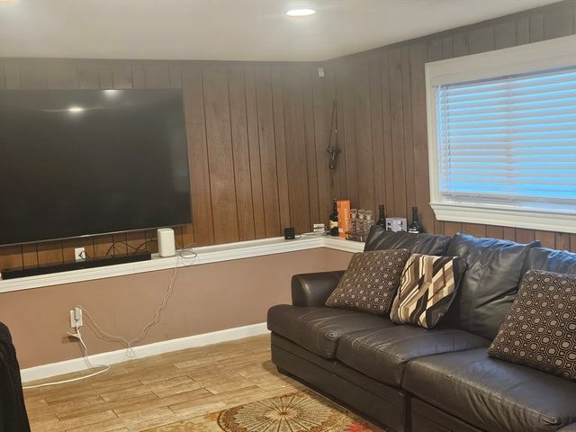 33 Hemlock Ter, Randolph, MA 02368