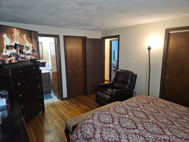 33 Hemlock Ter, Randolph, MA 02368