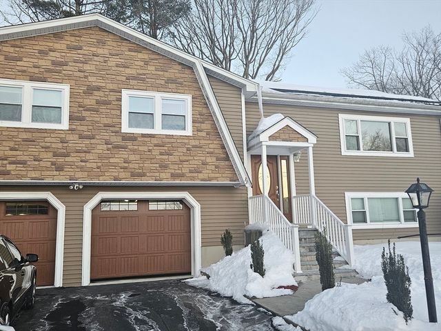 33 Hemlock Ter, Randolph, MA 02368