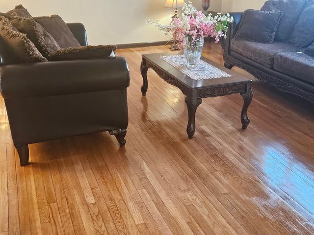 33 Hemlock Ter, Randolph, MA 02368