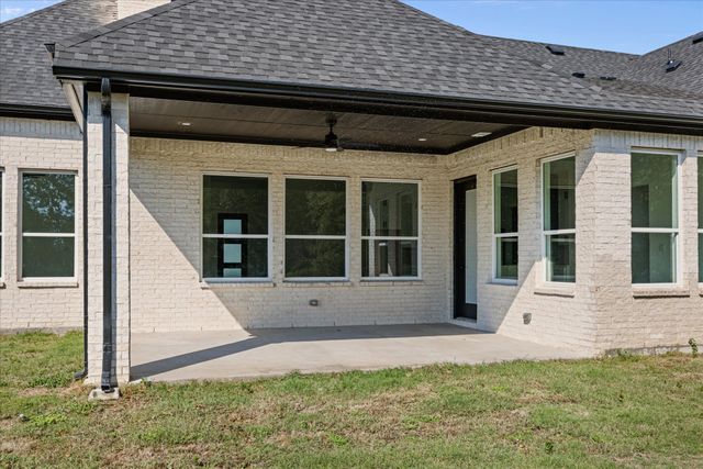 2057 Glenhollow Drive, Weatherford, TX 76088