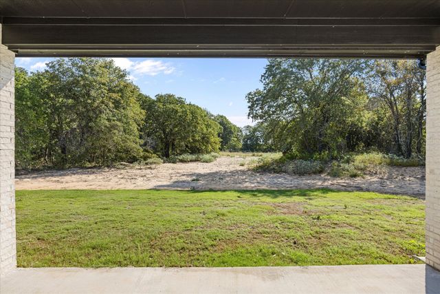 2057 Glenhollow Drive, Weatherford, TX 76088