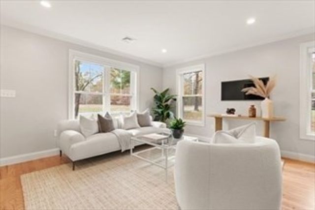 32 Barracks Road 32, Hudson, MA 01749