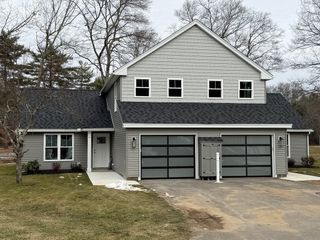 32 Barracks Road 32, Hudson, MA 01749