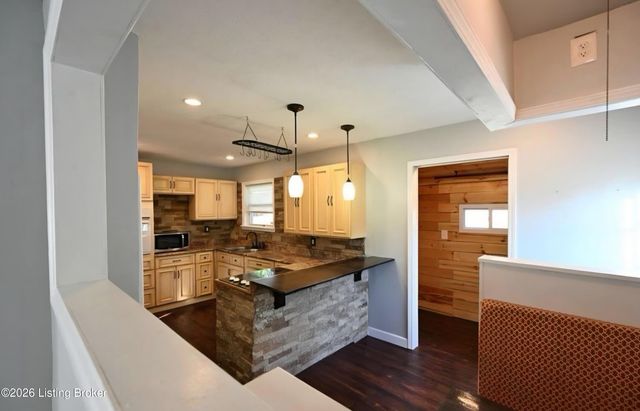 4504 Haney Way, Louisville, KY 40272