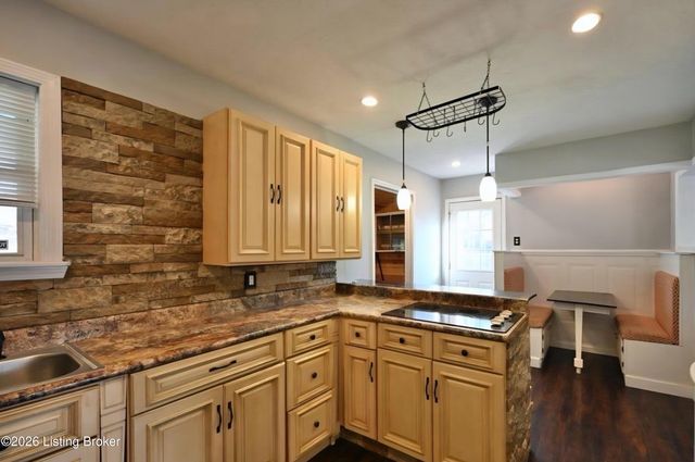 4504 Haney Way, Louisville, KY 40272