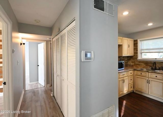 4504 Haney Way, Louisville, KY 40272