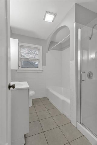 9614 E 32nd S Street, Independence, MO 64052