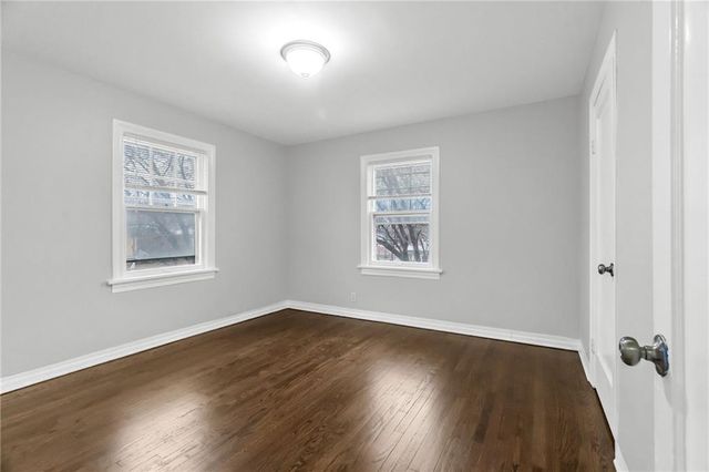 9614 E 32nd S Street, Independence, MO 64052