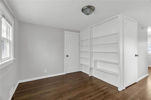 9614 E 32nd S Street, Independence, MO 64052