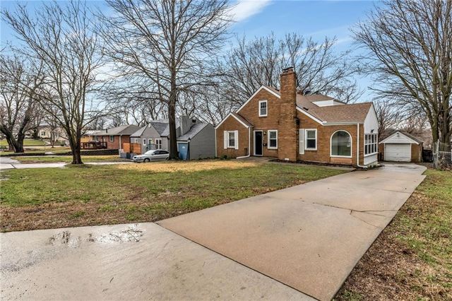 9614 E 32nd S Street, Independence, MO 64052