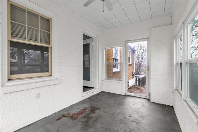 9614 E 32nd S Street, Independence, MO 64052