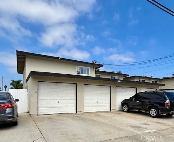 2902 Peppertree Lane, Costa Mesa, CA 92626