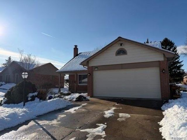 2132 Winchester Road, Rochester Hills, MI 48307