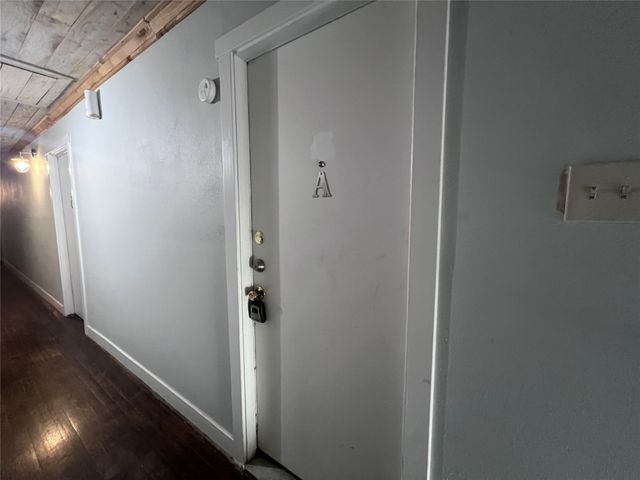 1121 N Bishop Avenue A, Dallas, TX 75208