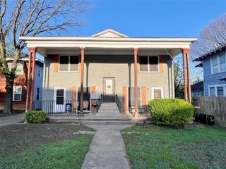 1121 N Bishop Avenue A, Dallas, TX 75208