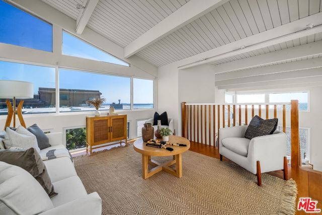 4 Lighthouse Street 13, Marina Del Rey, CA 90292