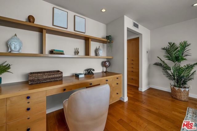 4 Lighthouse Street 13, Marina Del Rey, CA 90292