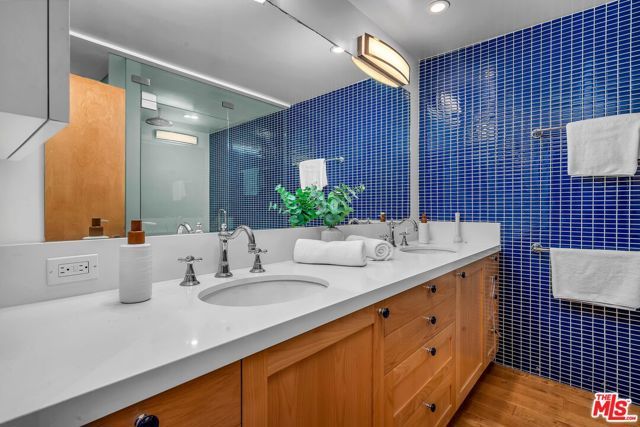 4 Lighthouse Street 13, Marina Del Rey, CA 90292