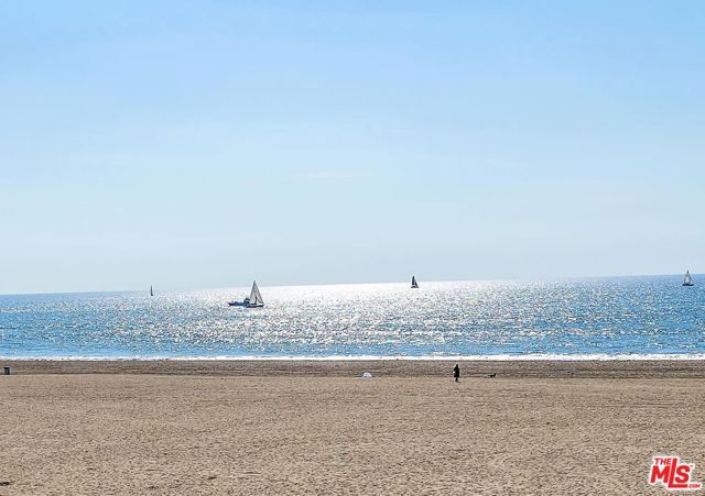 4 Lighthouse Street 13, Marina Del Rey, CA 90292