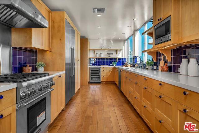 4 Lighthouse Street 13, Marina Del Rey, CA 90292