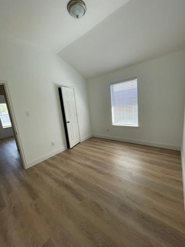 2049 Sunny Side Drive, Little Elm, TX 75068