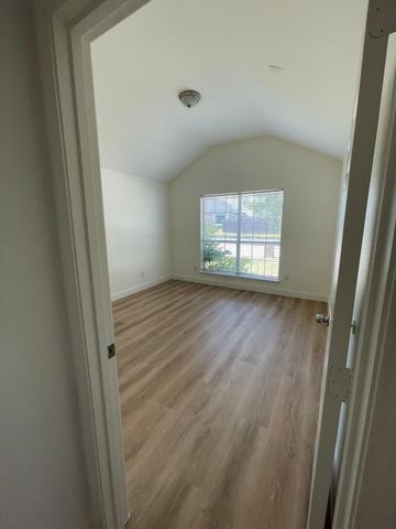 2049 Sunny Side Drive, Little Elm, TX 75068