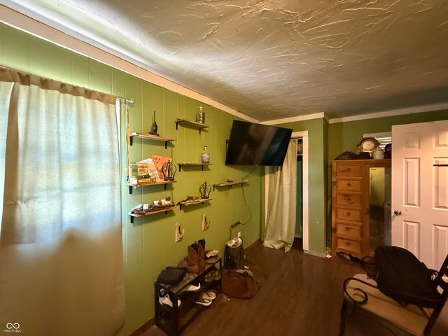 2827 S Oakland Drive, Shelbyville, IN 46176