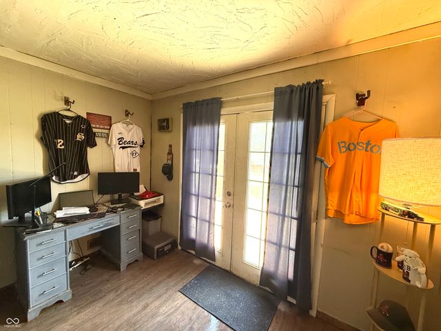 2827 S Oakland Drive, Shelbyville, IN 46176