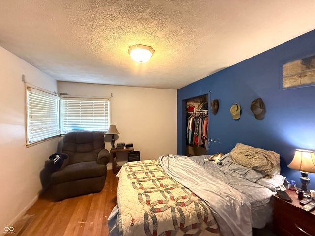 2827 S Oakland Drive, Shelbyville, IN 46176